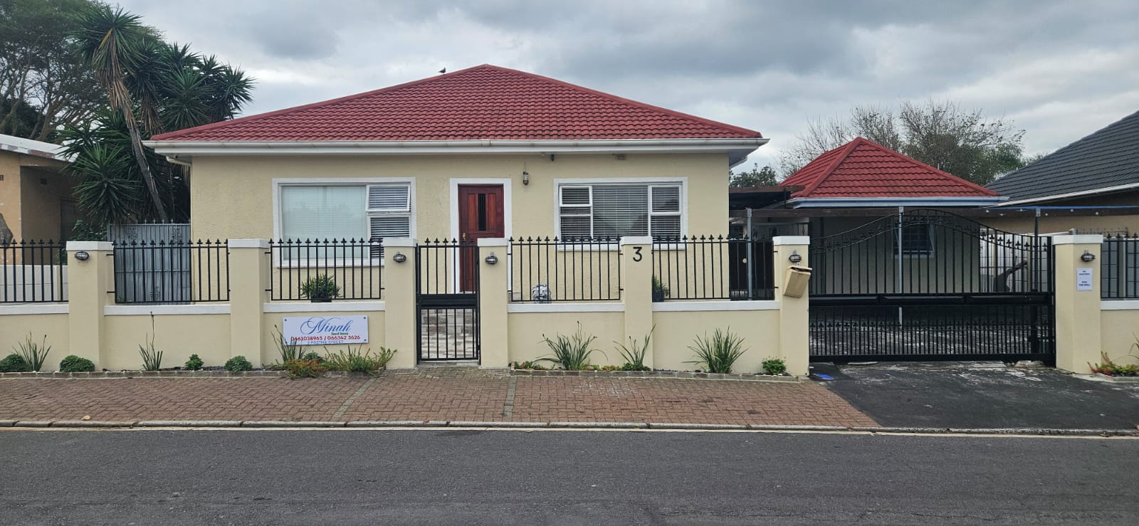 Minak Guest House