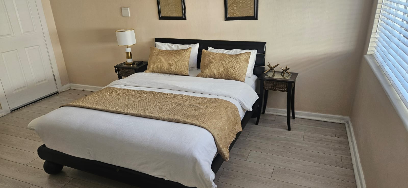 Minak Guest House