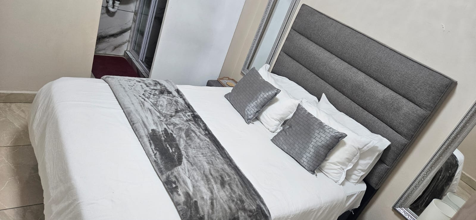 Minak Guest House